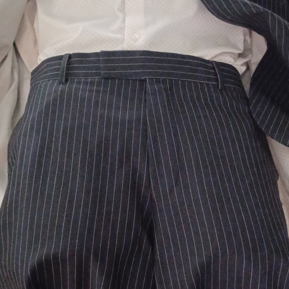 HUGO BOSS Luxe Navy Pinstripe Suit, 42L / 36W, 34L - Picture 11 of 12